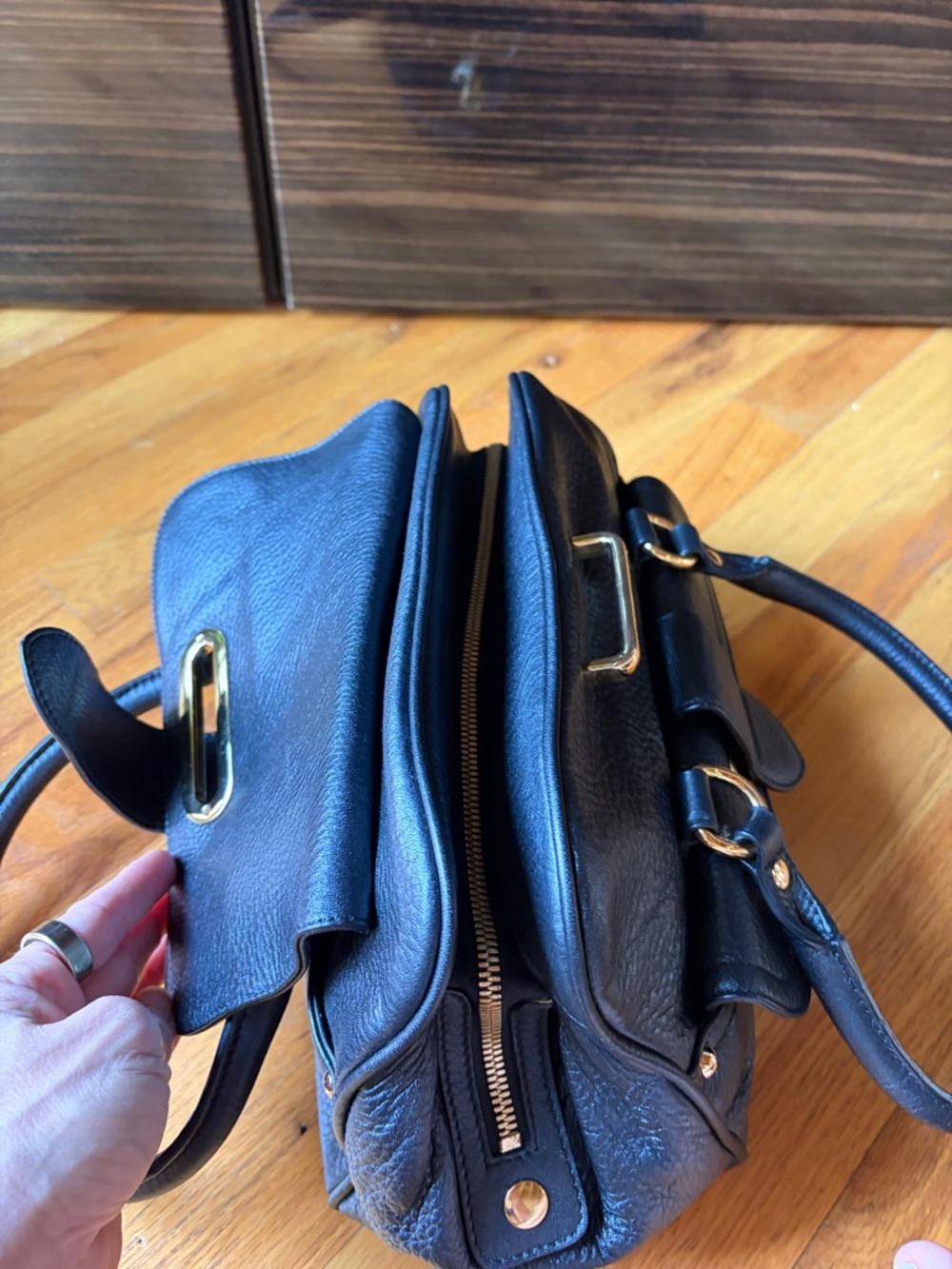 Like new! Anne Klein Black Pebble Leather Satchel Handbag with Gold Hardware - Picture 6 of 10